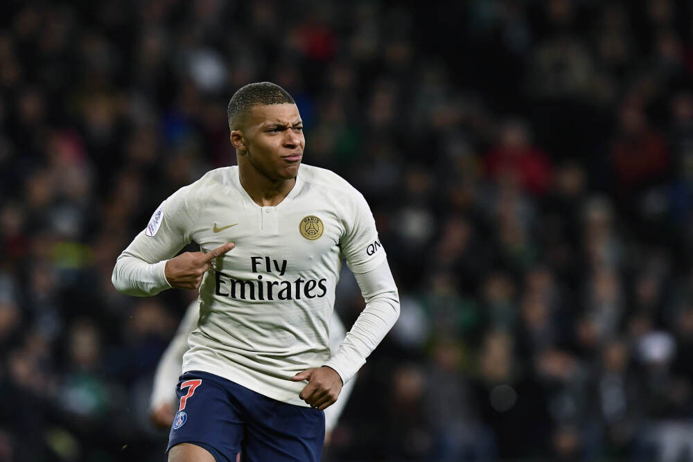 香港推出首本名厨精选美食指南 擦亮“美食之都”名片